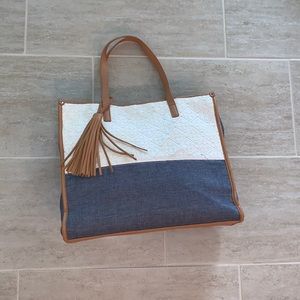 Tote bag